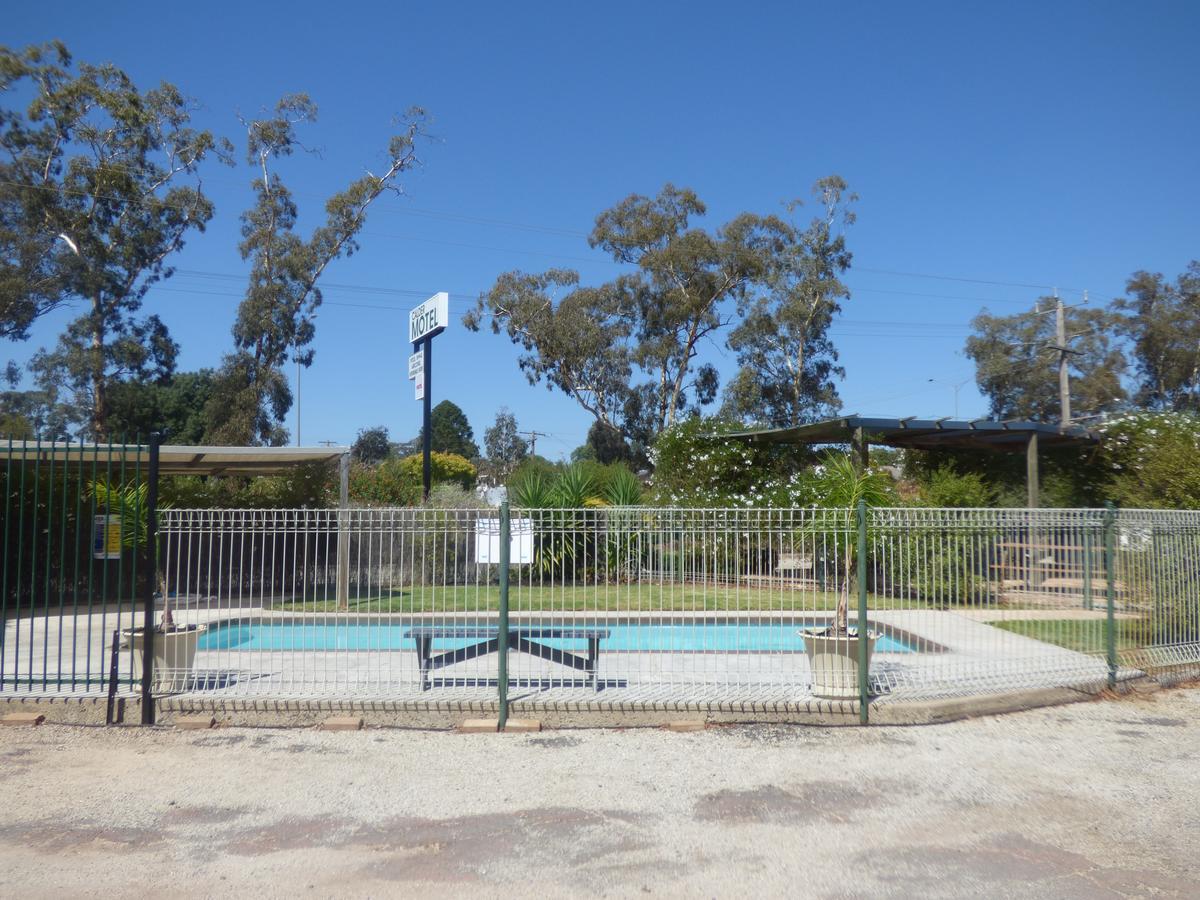 Calder Family Motel Bendigo Eksteriør billede
